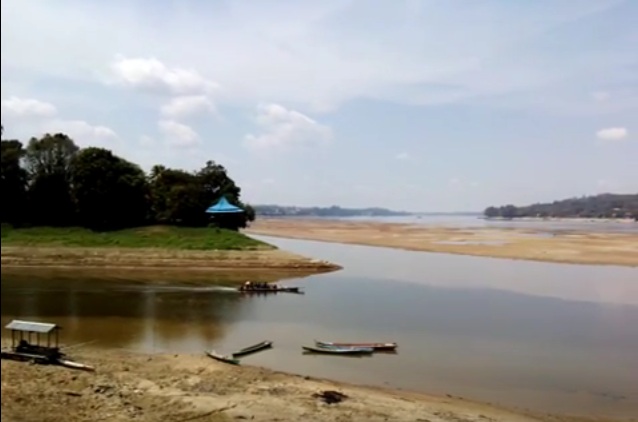 The  Longest River in Indonesia - Kapuas River