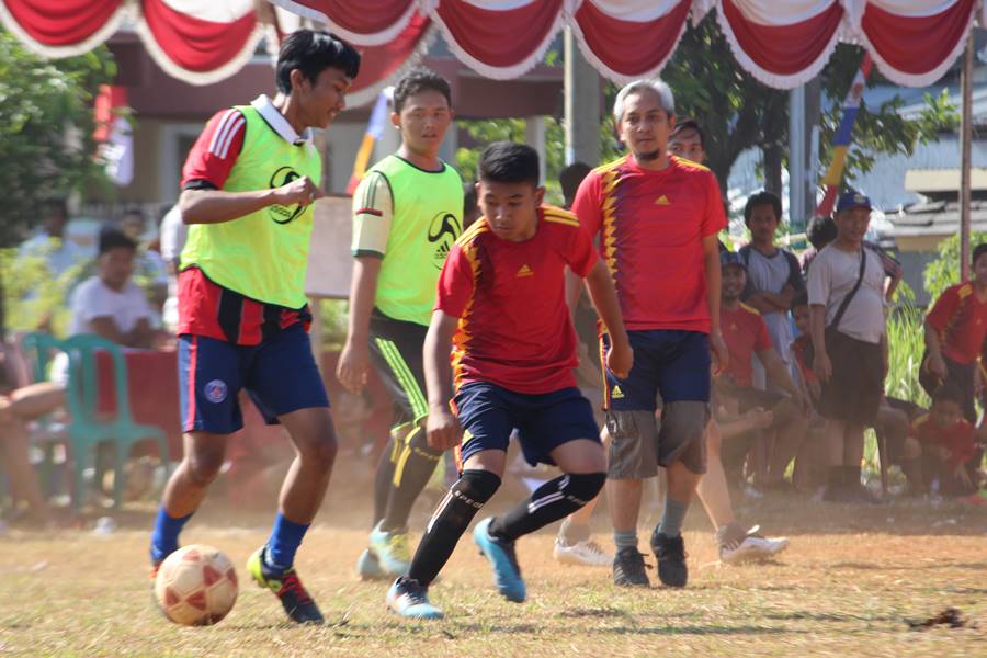The Most Dangerous Sport in Indonesia : Football #PrayforKanjuruhan